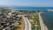 Van Büyükşehir Sahil Yolu'nda kavşak düzenlemesiyle 2. ve 3. etapları birleştirdi